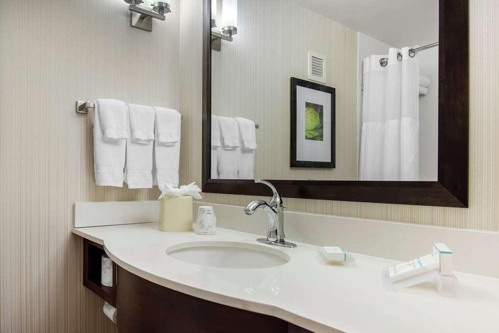 Hilton Garden Inn Portland Airport Екстериор снимка